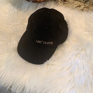 Arc’Teryx hat